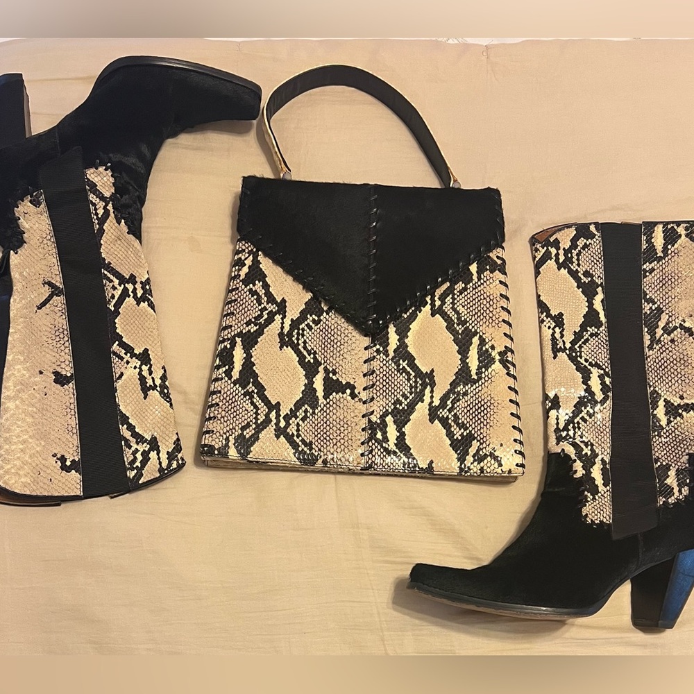 Chic Snakeskiin and black pony Boots and Bag Set